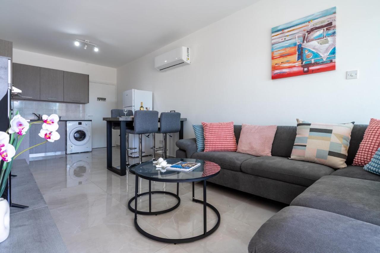 Andrea 3-Bedroom Apt In Mackenzie Larnaca Zewnętrze zdjęcie